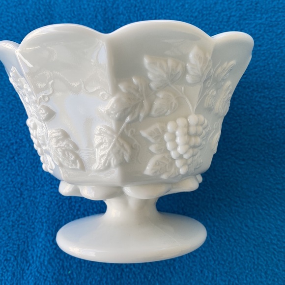 Westmoreland Milk Glass Bowl and Spoon Vintage - Picture 2 of 7